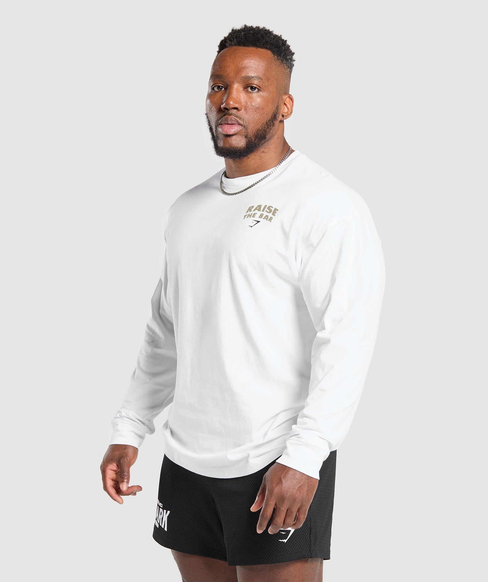Camiseta de manga larga "Raise The Bar"
